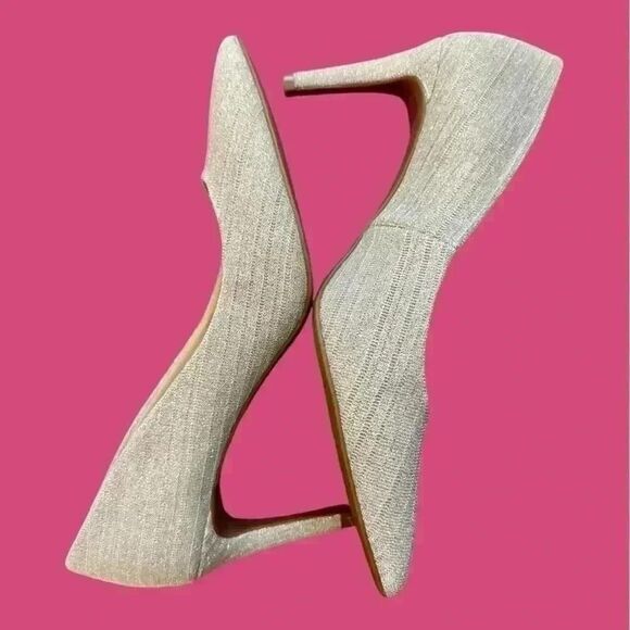 Katie & Kellie Sliver pumps with a touch of dazzle Woman’s size 8. Worn twice. - Picture 1 of 7